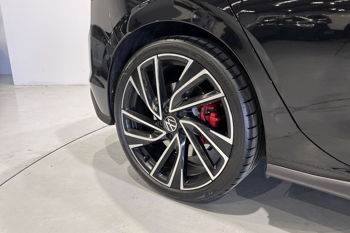 2024 Volkswagen Golf GTI 8