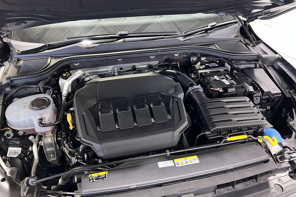 2024 Volkswagen Golf GTI 8