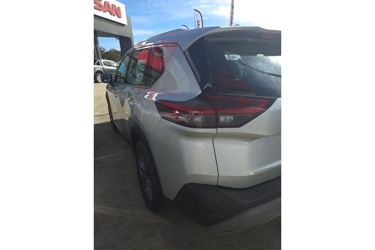 2024 Nissan X-TRAIL ST T33