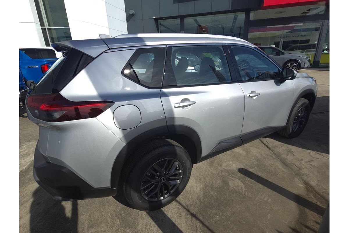 2024 Nissan X-TRAIL ST T33