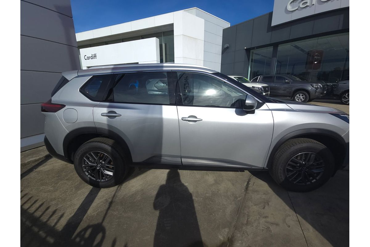2024 Nissan X-TRAIL ST T33