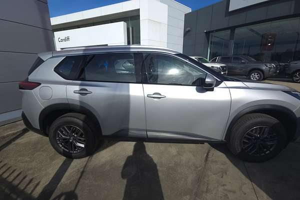 2024 Nissan X-TRAIL ST T33