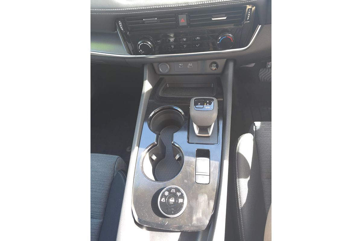 2024 Nissan X-TRAIL ST T33