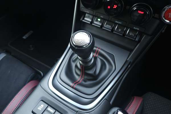 2025 Subaru BRZ tS ZD8