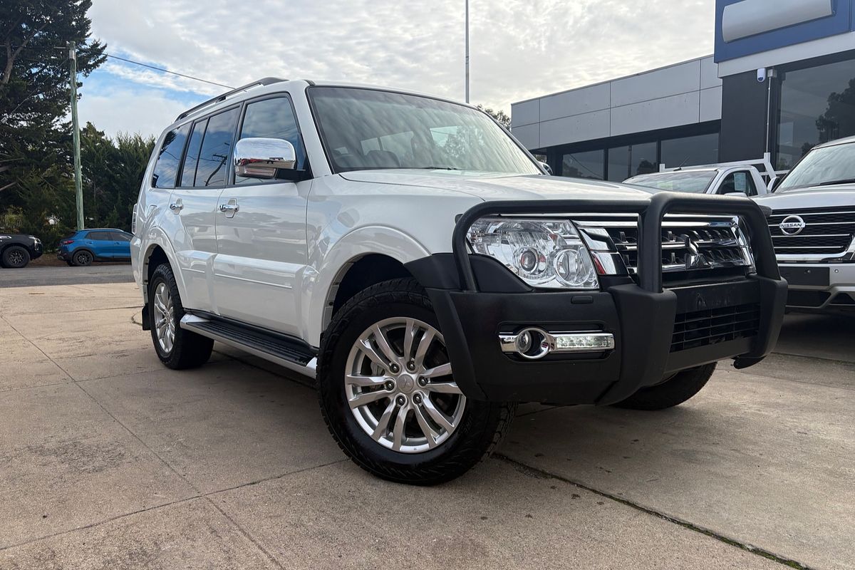 2015 Mitsubishi Pajero GLX NX