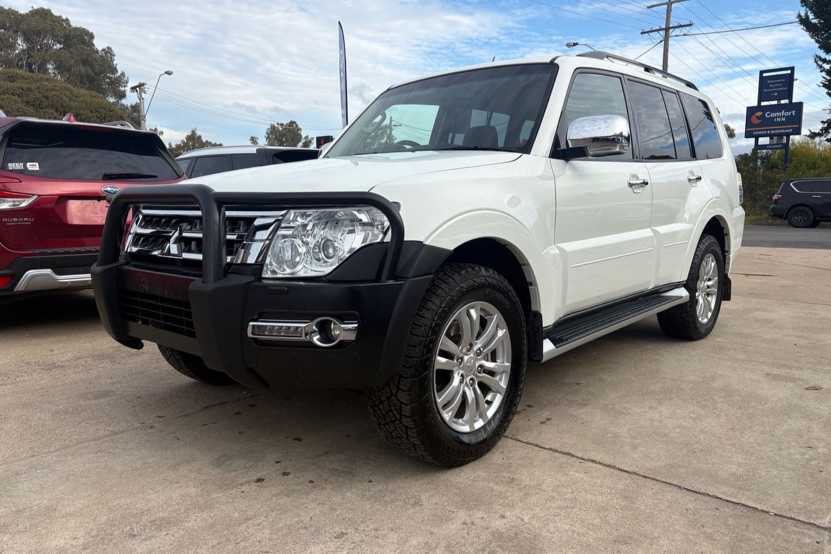 2015 Mitsubishi Pajero GLX NX