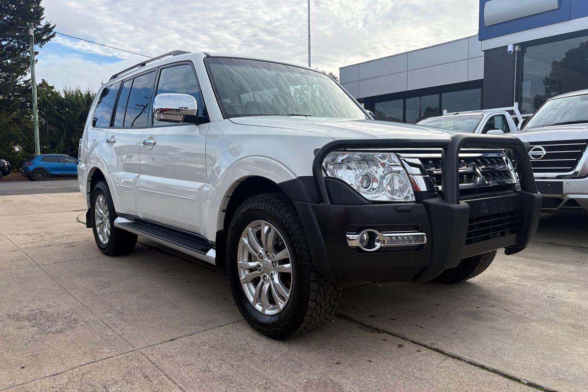 2015 Mitsubishi Pajero GLX NX