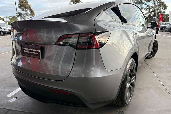 2024 Tesla Model Y Rear-Wheel Drive
