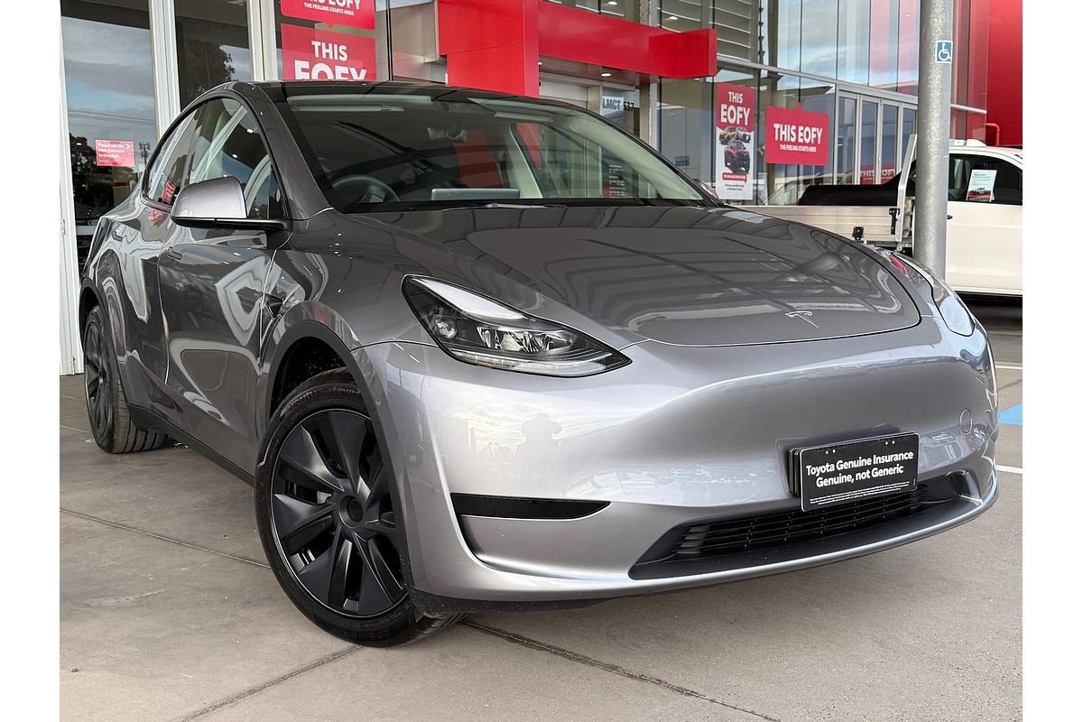 2024 Tesla Model Y Rear-Wheel Drive