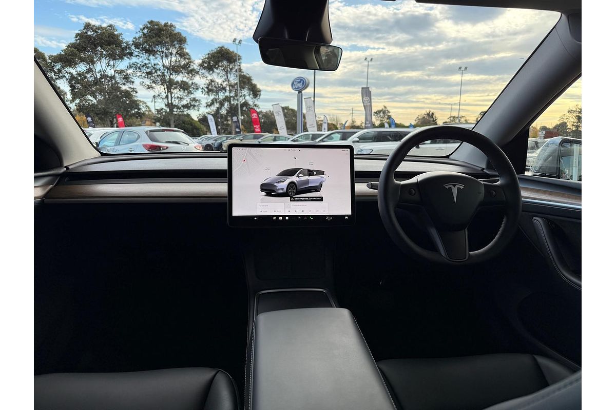 2024 Tesla Model Y Rear-Wheel Drive