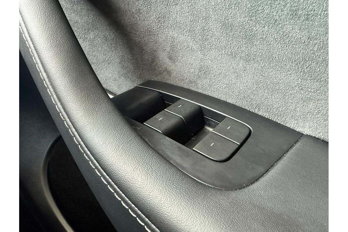 2024 Tesla Model Y Rear-Wheel Drive
