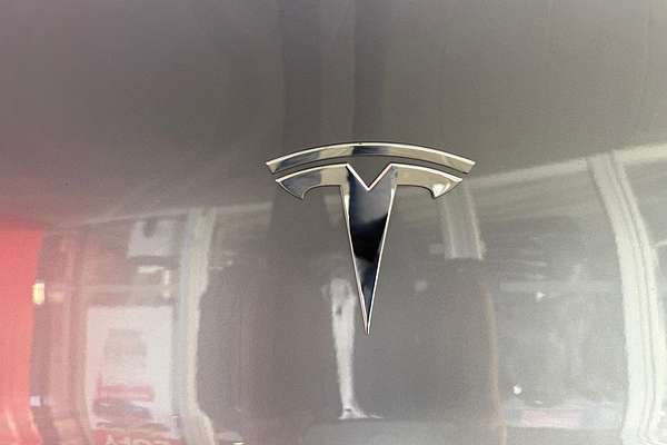 2024 Tesla Model Y Rear-Wheel Drive