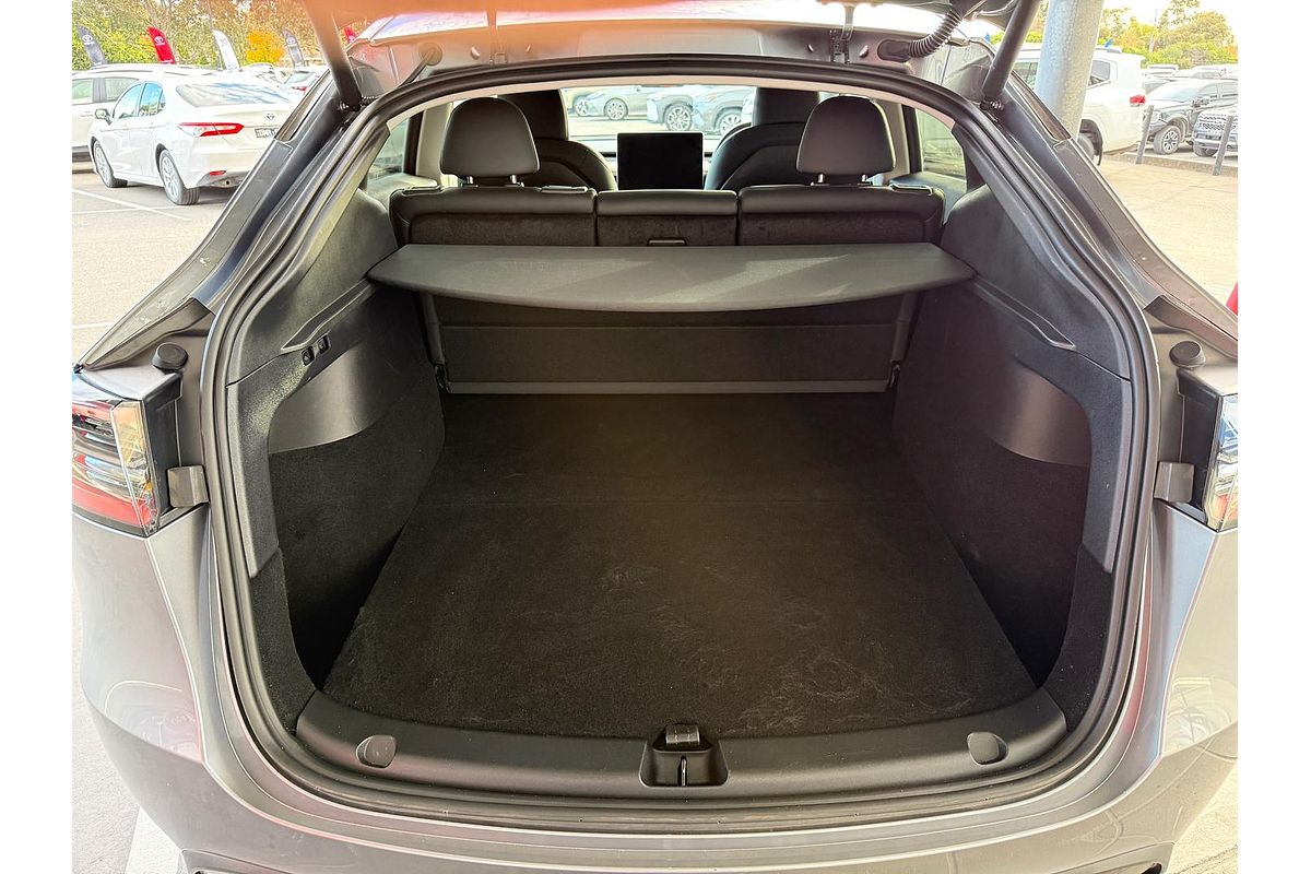 2024 Tesla Model Y Rear-Wheel Drive
