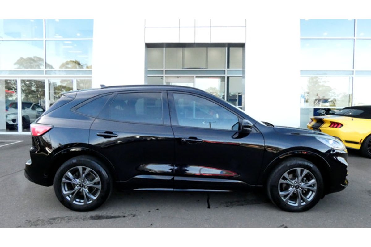 2022 Ford Escape ST-Line ZH