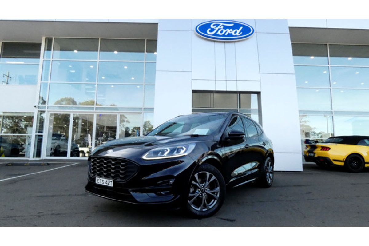 2022 Ford Escape ST-Line ZH