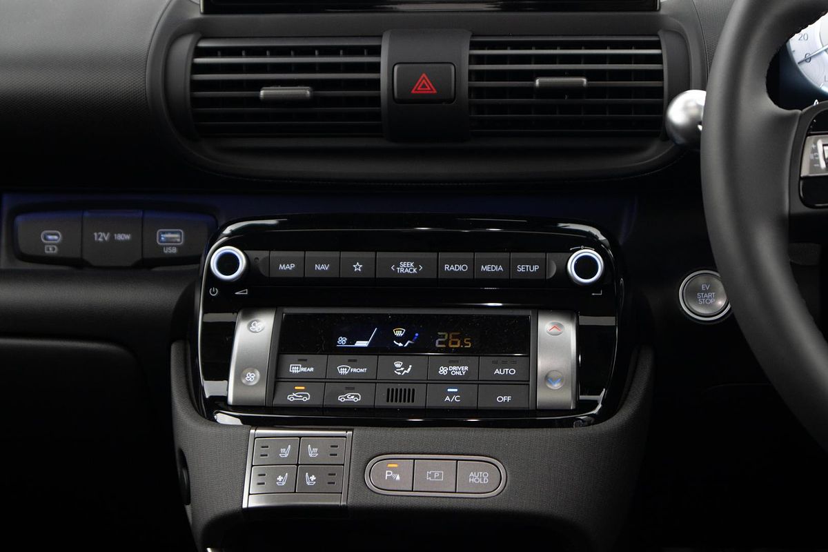 2025 Hyundai INSTER Cross AX.V1