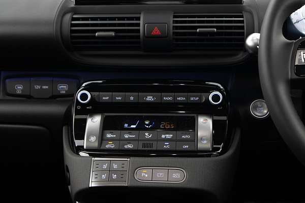 2025 Hyundai INSTER Cross AX.V1