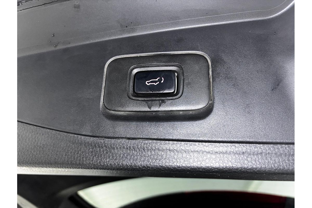 2023 Isuzu MU-X LS-T