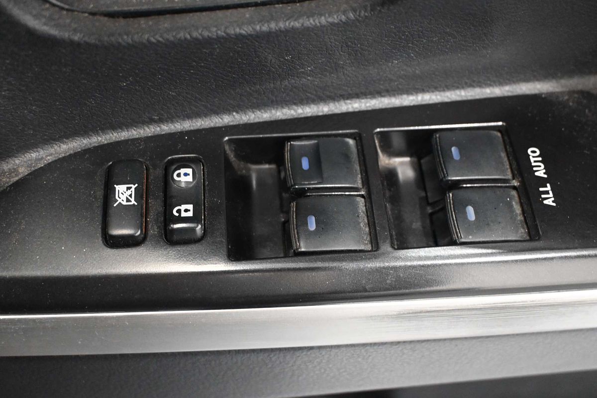 2016 Toyota Landcruiser Sahara VDJ200R