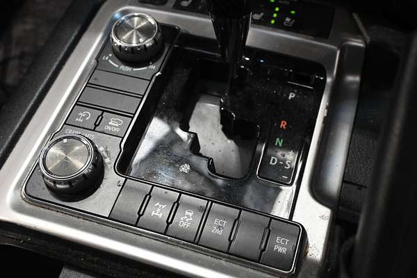 2016 Toyota Landcruiser Sahara VDJ200R