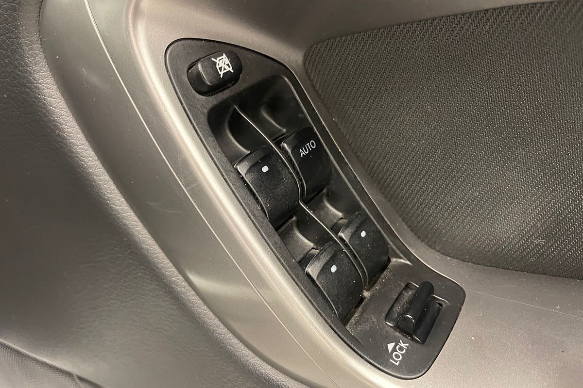 2005 Subaru Outback Safety Pack 3GEN