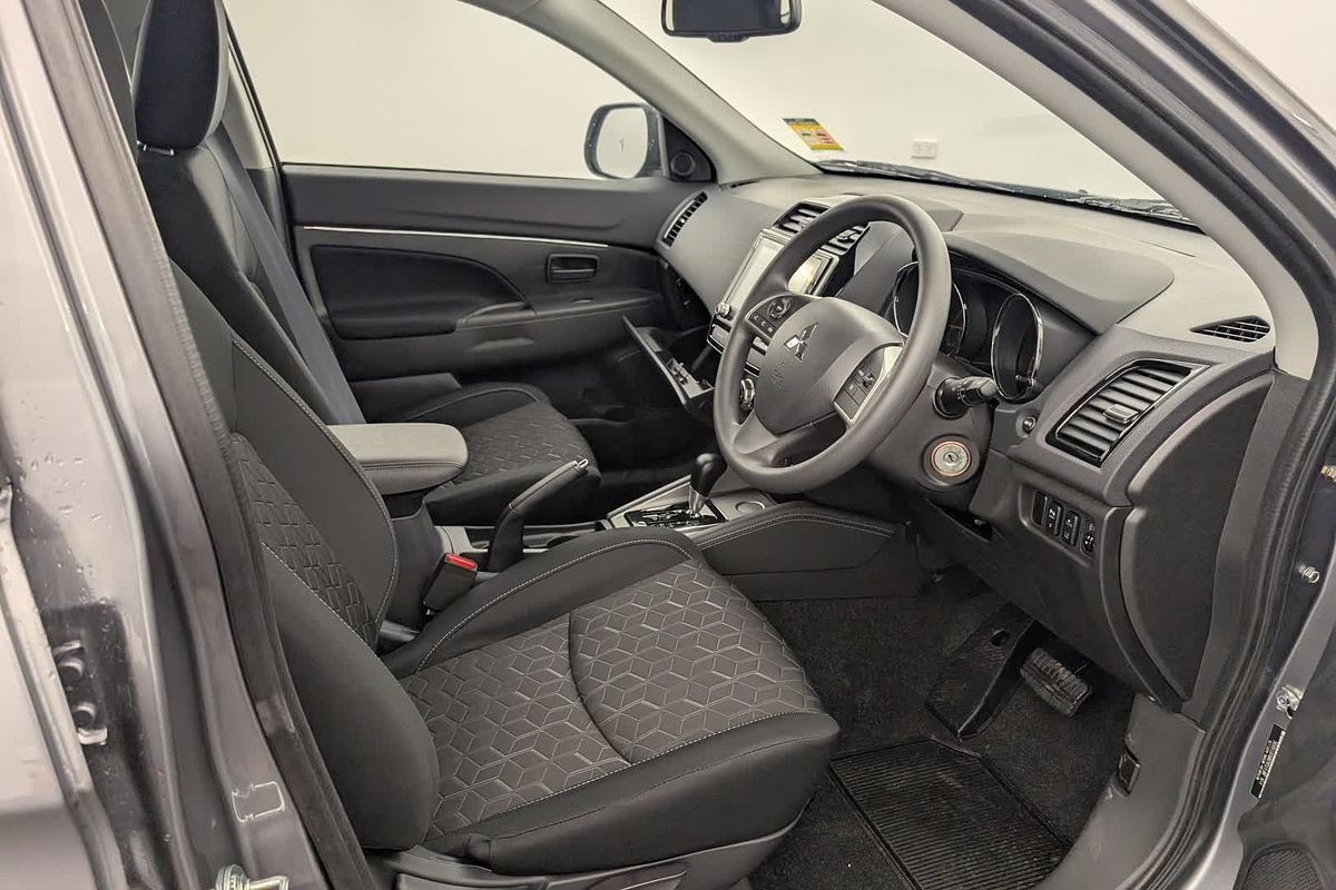 2025 Mitsubishi ASX ES XD