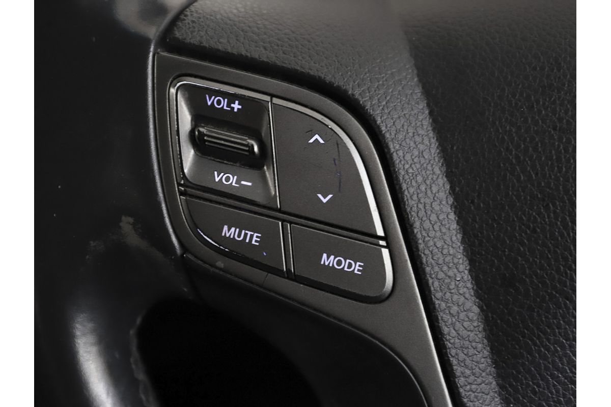 2017 Hyundai Santa Fe Active DM3 Series II