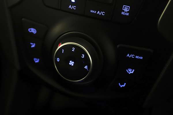 2017 Hyundai Santa Fe Active DM3 Series II