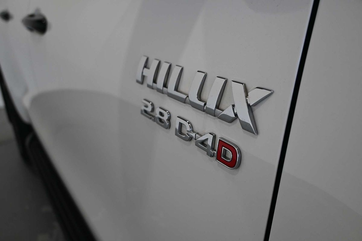 2024 Toyota Hilux SR5 48V GUN126R 4X4