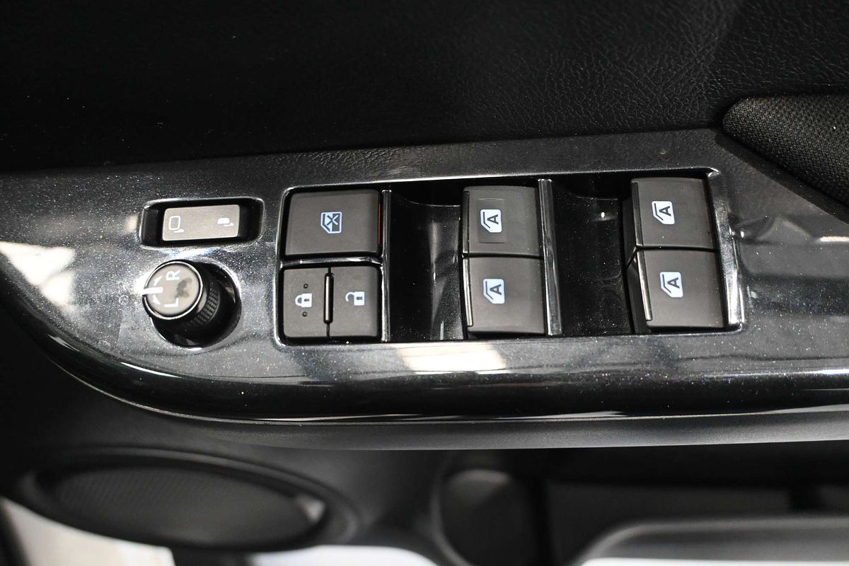 2024 Toyota Hilux SR5 48V GUN126R 4X4