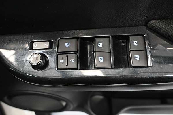 2024 Toyota Hilux SR5 48V GUN126R 4X4