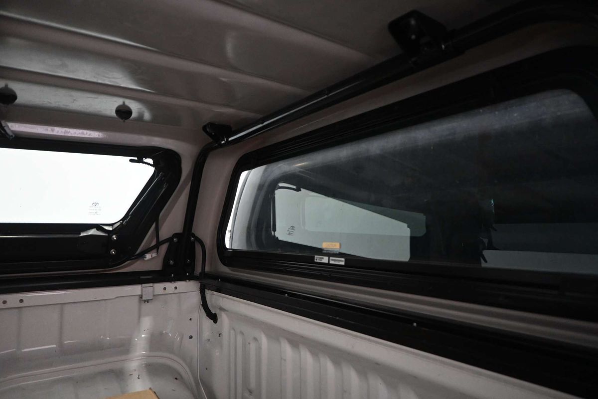 2024 Toyota Hilux SR5 48V GUN126R 4X4