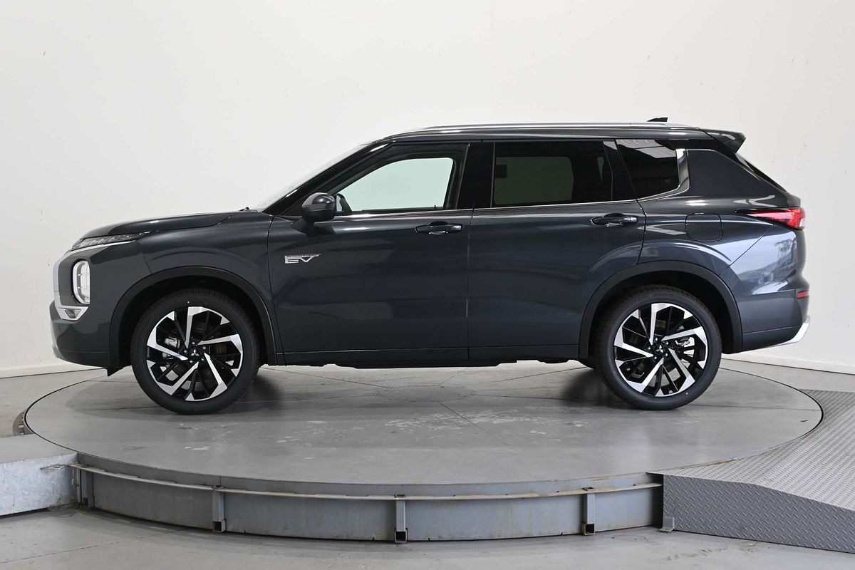 2025 Mitsubishi Outlander PHEV Exceed ZM