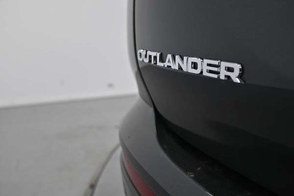 2025 Mitsubishi Outlander PHEV Exceed ZM