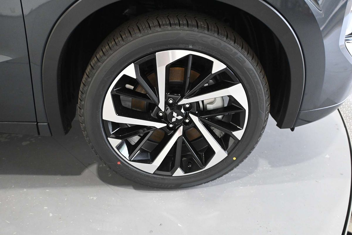 2025 Mitsubishi Outlander PHEV Exceed ZM