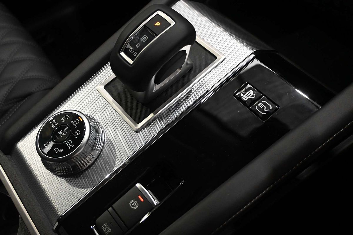 2025 Mitsubishi Outlander PHEV Exceed ZM