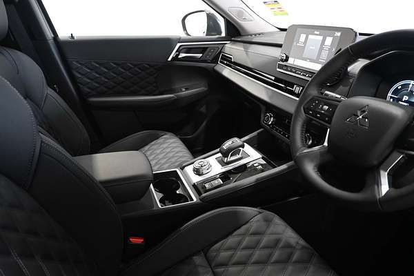 2025 Mitsubishi Outlander PHEV Exceed ZM