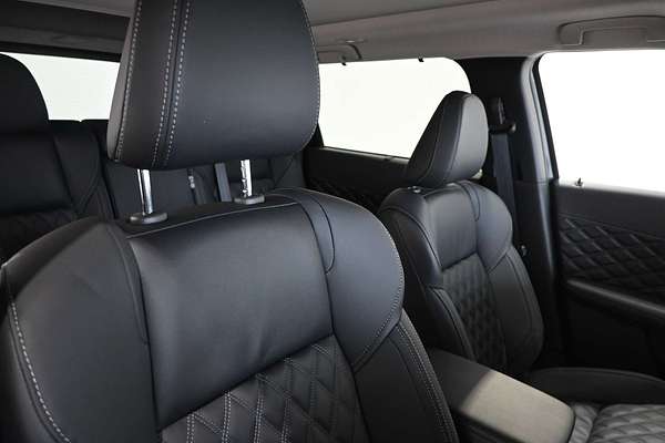 2025 Mitsubishi Outlander PHEV Exceed ZM