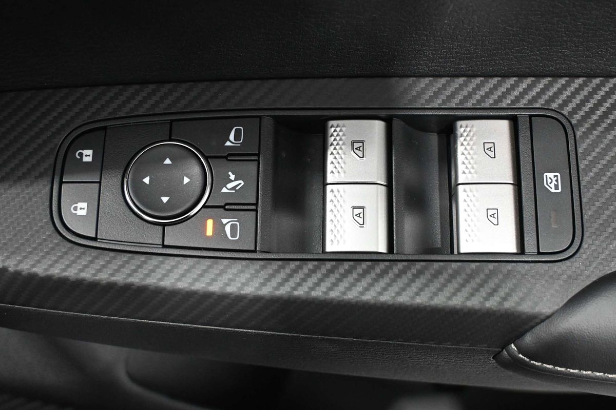 2025 Mitsubishi Outlander PHEV Exceed ZM
