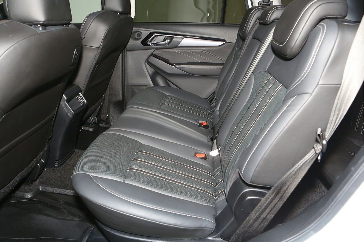 2021 Isuzu MU-X LS-T