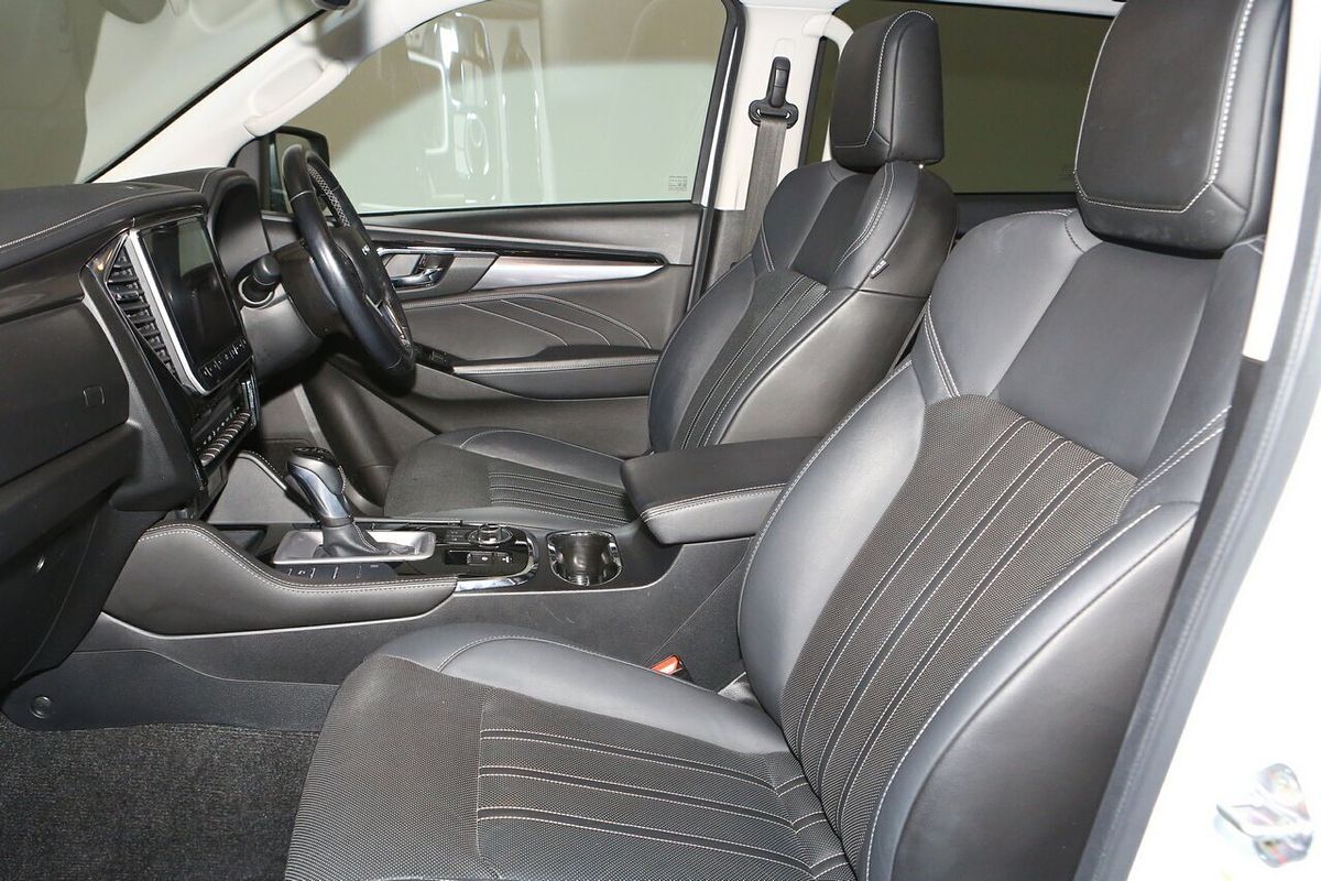 2021 Isuzu MU-X LS-T