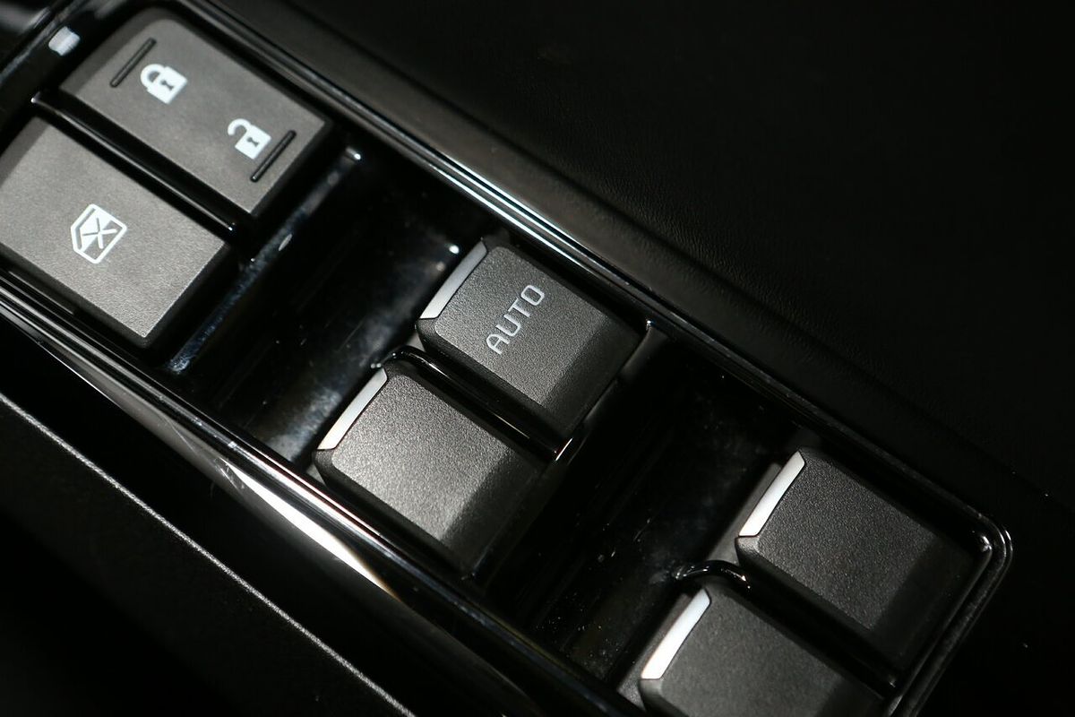 2021 Isuzu MU-X LS-T