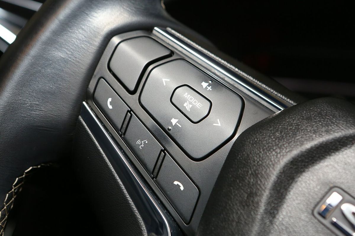 2021 Isuzu MU-X LS-T