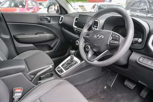 2025 Hyundai Venue Active QX.V5