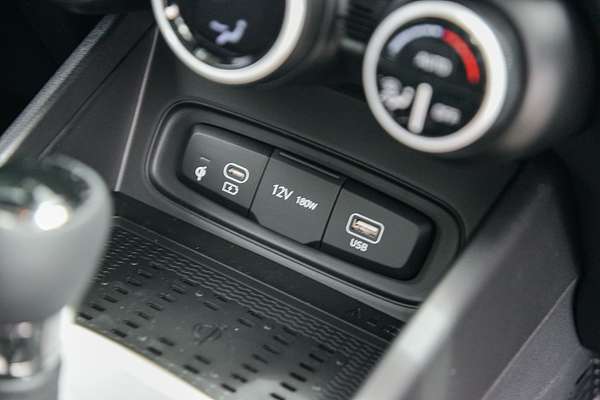 2025 Hyundai Venue Active QX.V5