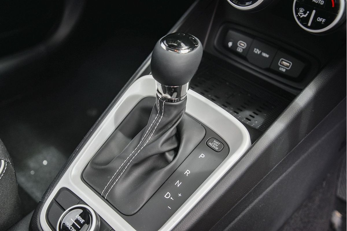 2025 Hyundai Venue Active QX.V5