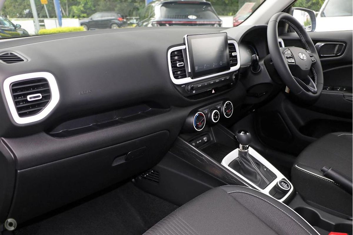 2025 Hyundai Venue Active QX.V5
