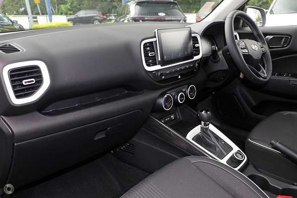 2025 Hyundai Venue Active QX.V5