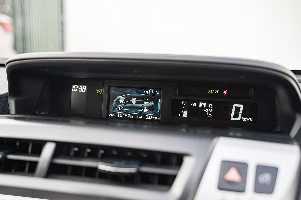 2016 Toyota Prius V i-Tech ZVW40R