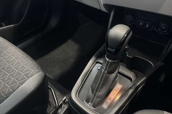 2024 Suzuki Swift Hybrid Plus UZ